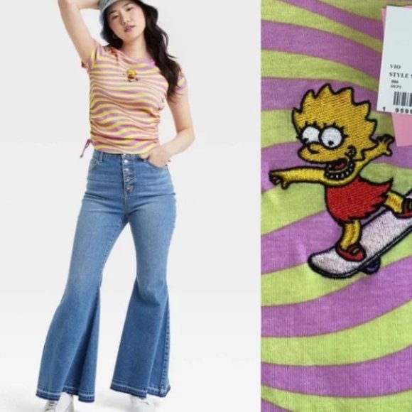 Lisa Simpson Synched T-Shirt - Picture 2 of 2